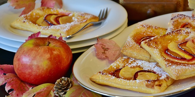 Apple pie and apple